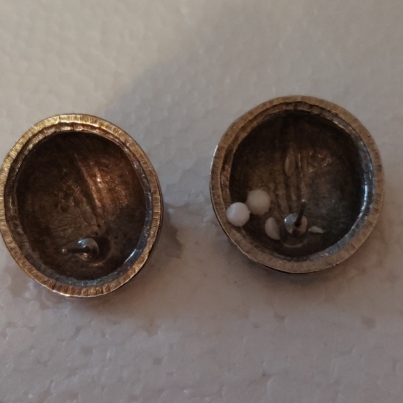 SALE! Vintage Earrings - Picture 4 of 4